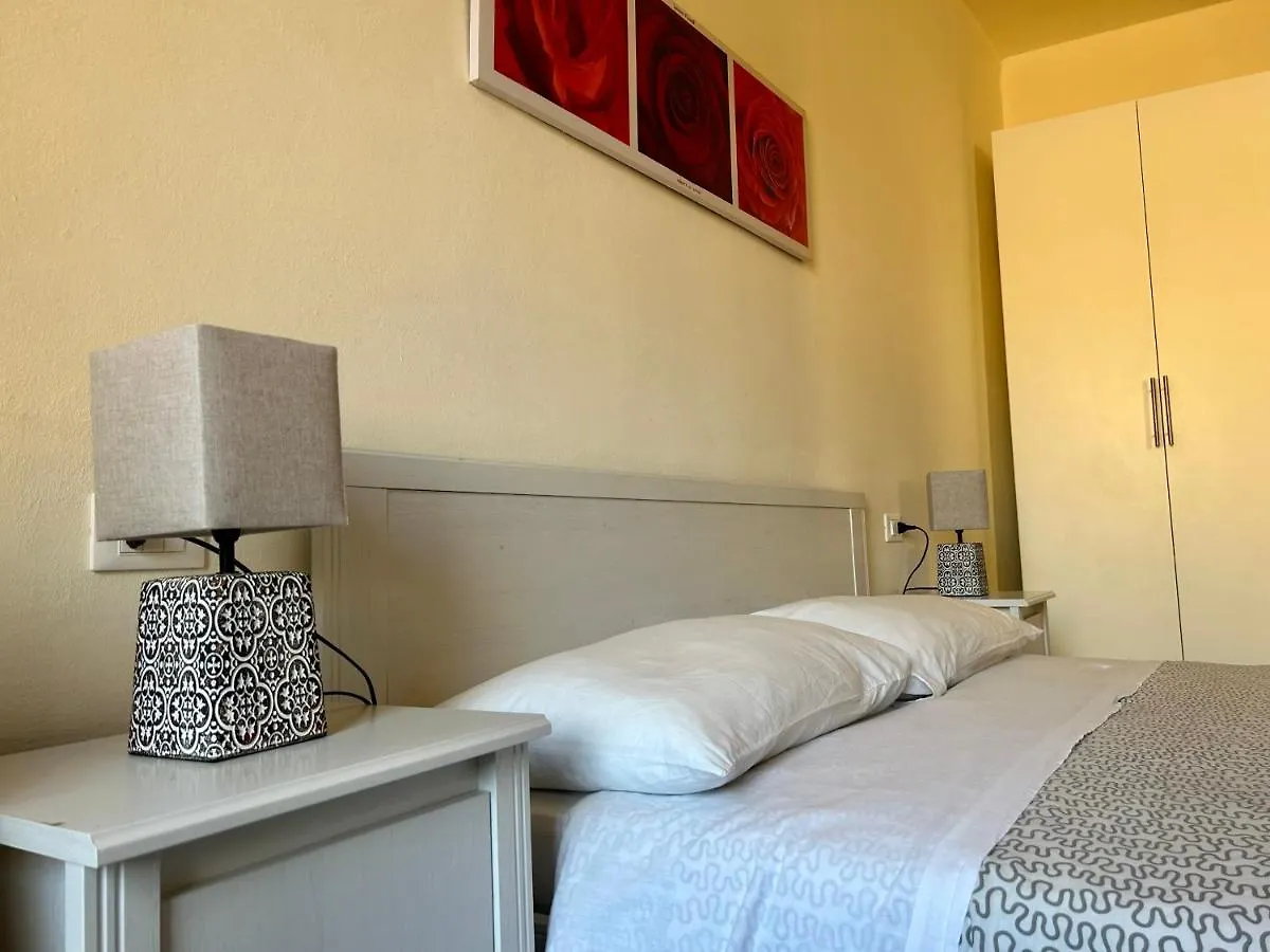 Apartment Nel Centro Della Citta Pistoia 3*,