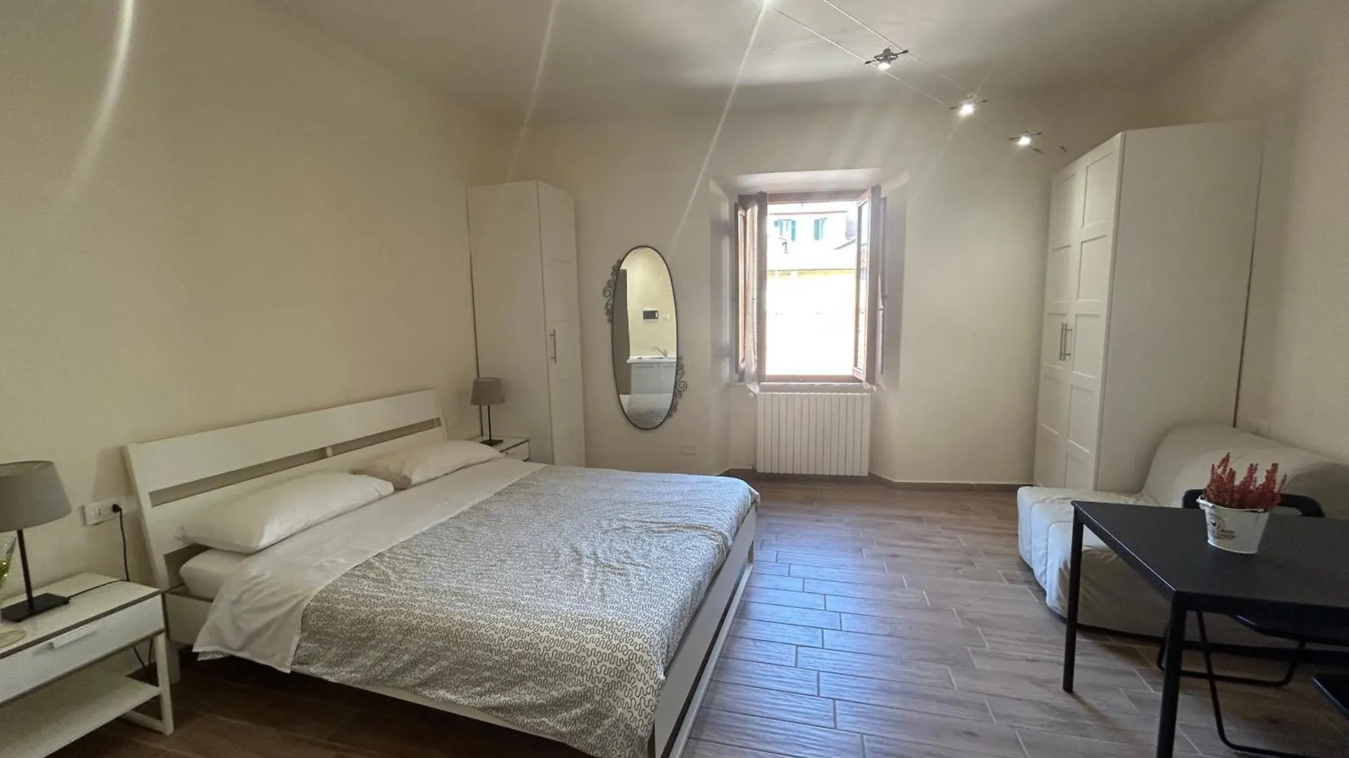 Apartment Nel Centro Della Citta Pistoia 3*,