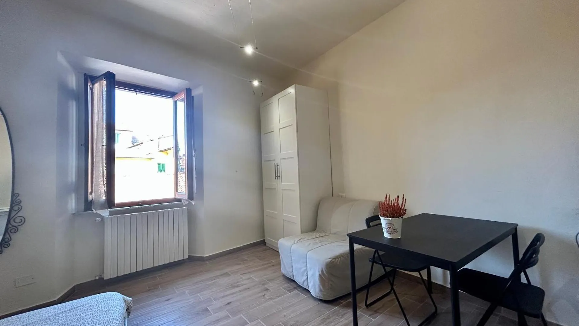 Apartment Nel Centro Della Citta Pistoia Italy